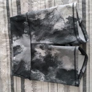 Fleo Black Monochromatic TRC